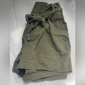 Old navy linen army green size 2